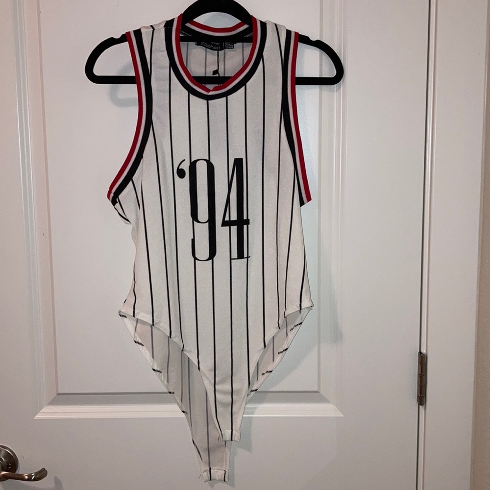 💜NWT Boohoo Pinstripe Sports Tape Racer Bodysuit